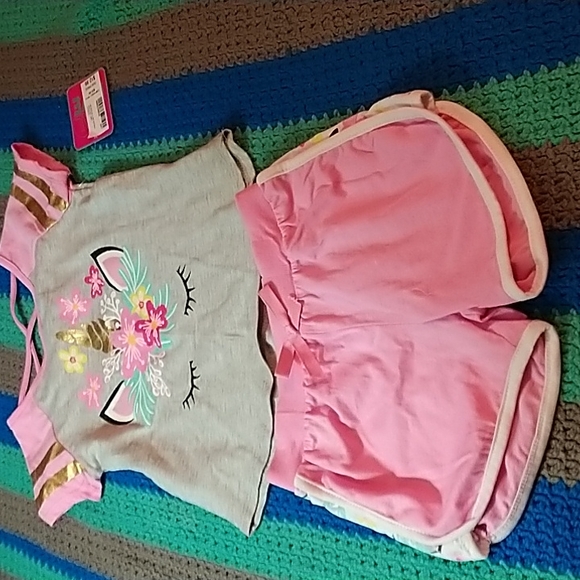 2 piece Tshirt and shorts set - Picture 4 of 6